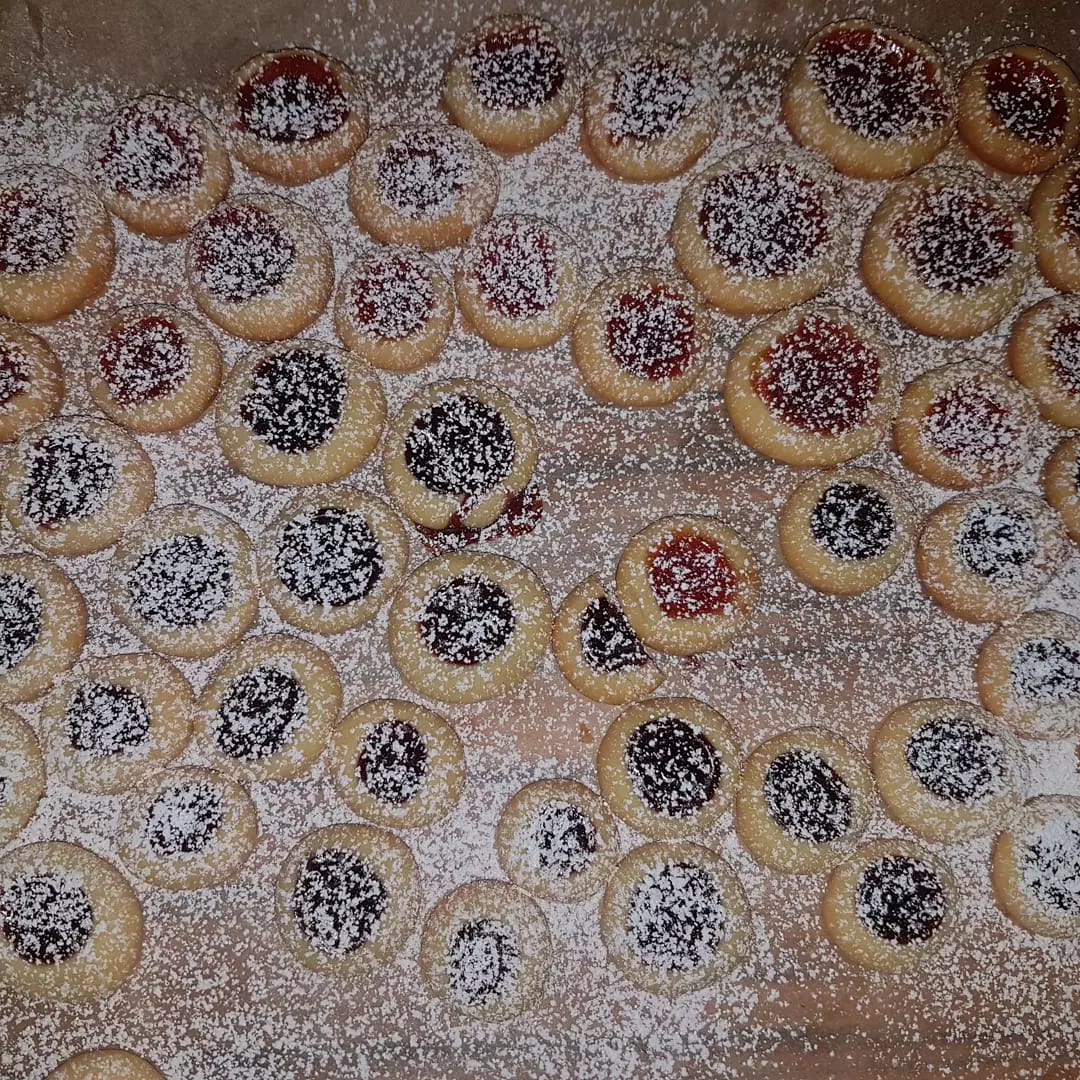 Az angyalszemet a kihűlés után kell porcukorral megszórni